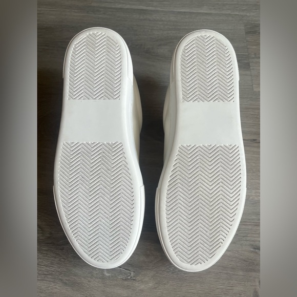 NWB/NWT Betsey Johnson White Sneakers with Red Heart heel Presley - Picture 10 of 11